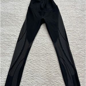 Size 2, like new,, well fitted, athletic